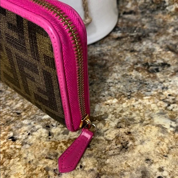 🌵Fendi EUC Zucca Wallet w /COA with Pink Trim - Picture 4 of 11